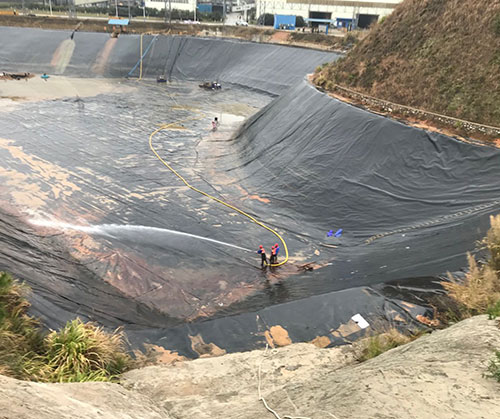 长垣废水池清理